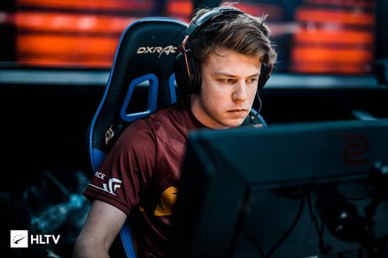 FNC官方：Hylissang将缺席明日对阵EG和CHF的比赛