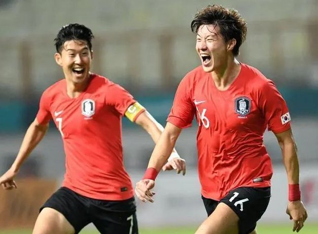 五年前的今天LPL结束LCK六连冠，五年后LPL国际赛事会师决赛