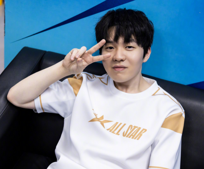 Flandre巨鳄游龙饮血吃鸡 Shanji变团灭发动机 JDG扳平比分